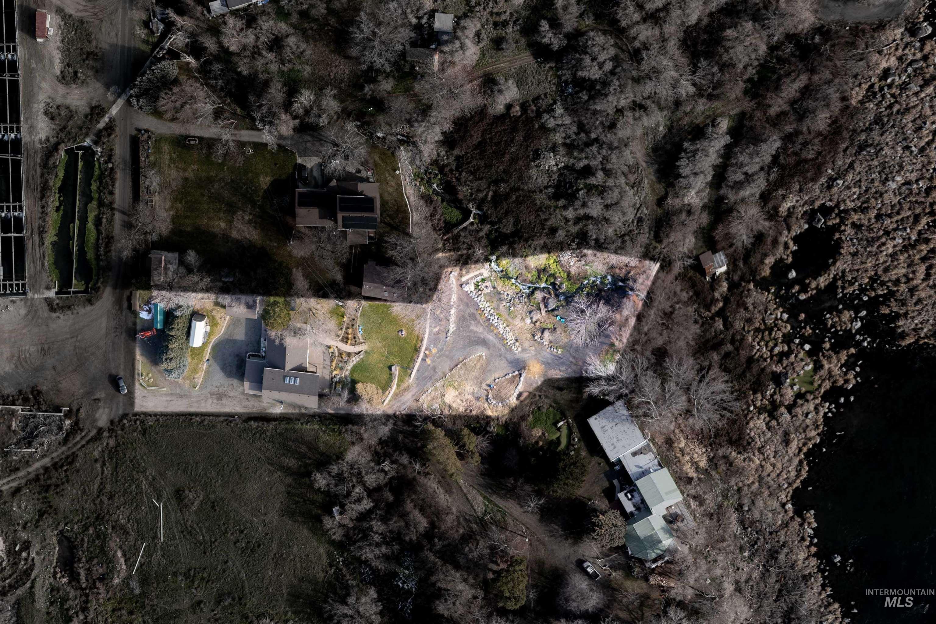 853 Pottery Rd, Bliss, Idaho 83314, 2 Bedrooms, 2.5 Bathrooms, Residential For Sale, Price $895,000,MLS 98972044