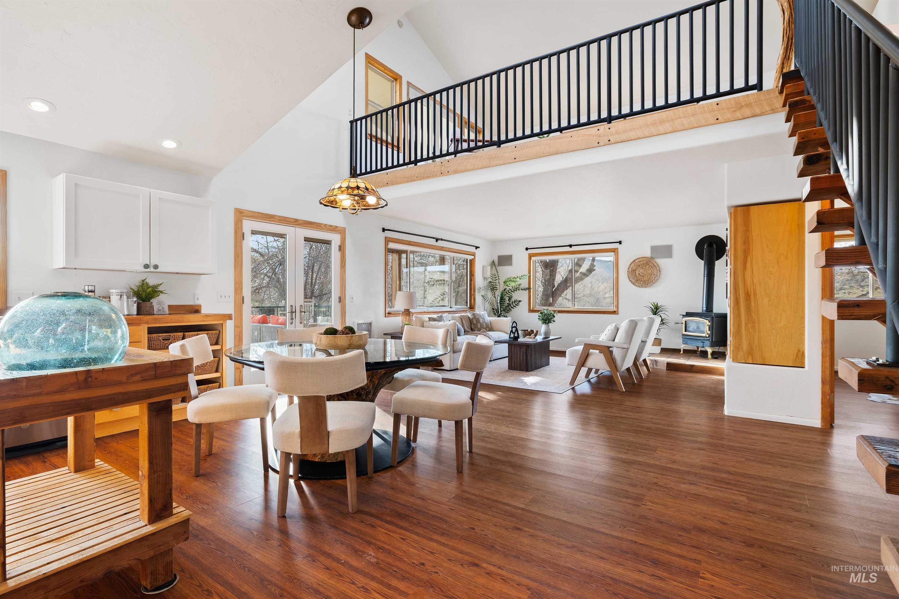 853 Pottery Rd, Bliss, Idaho 83314, 2 Bedrooms, 2.5 Bathrooms, Residential For Sale, Price $895,000,MLS 98972044