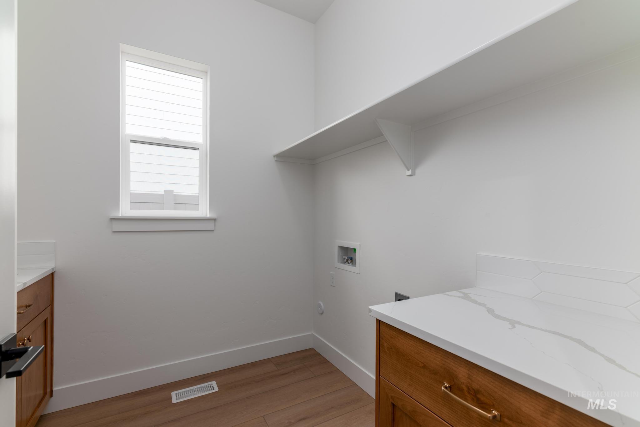 2303 N Leatherwood Pl, Star, Idaho 83669, 2 Bedrooms, 2 Bathrooms, Residential For Sale, Price $549,000,MLS 98972045