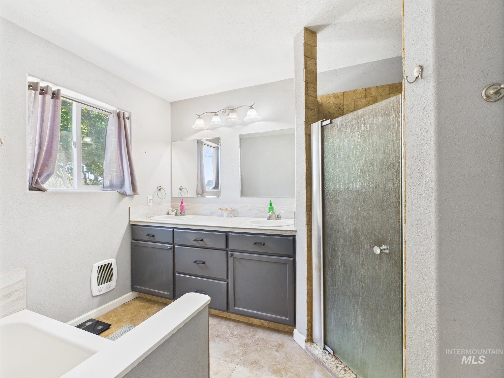 1428 Bryden Ave., Lewiston, Idaho 83501, 4 Bedrooms, 2 Bathrooms, Residential For Sale, Price $399,900,MLS 98972047