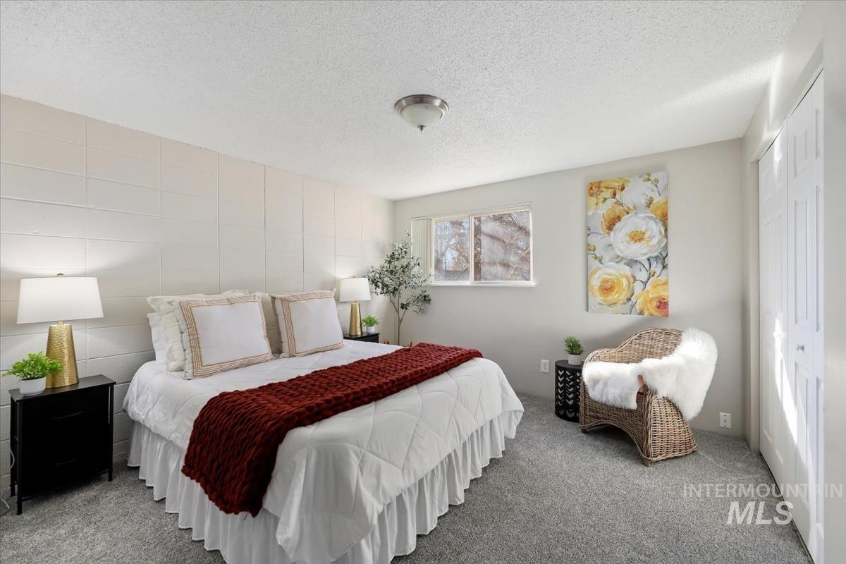 952 S Curtis Rd, Boise, Idaho 83705, 2 Bedrooms, 1.5 Bathrooms, Residential For Sale, Price $260,000,MLS 98972049