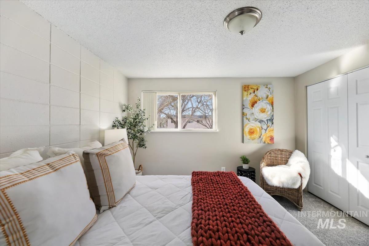 952 S Curtis Rd, Boise, Idaho 83705, 2 Bedrooms, 1.5 Bathrooms, Residential For Sale, Price $260,000,MLS 98972049