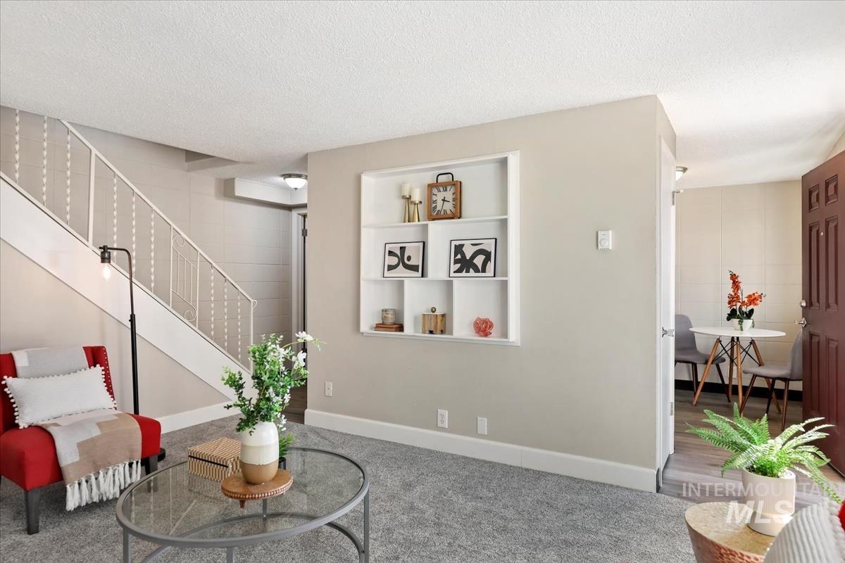 952 S Curtis Rd, Boise, Idaho 83705, 2 Bedrooms, 1.5 Bathrooms, Residential For Sale, Price $260,000,MLS 98972049