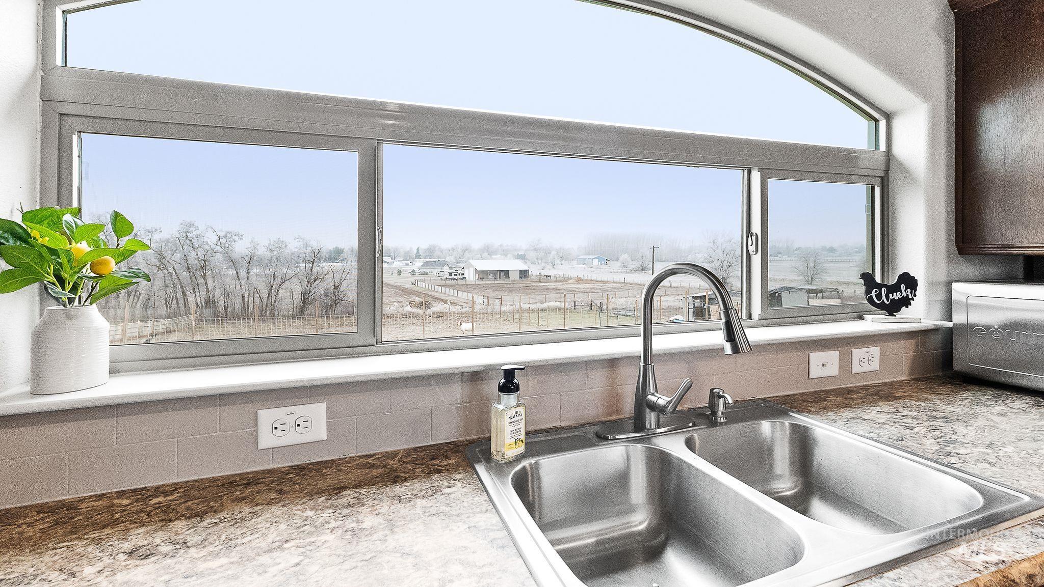 10630 Highway 95, Payette, Idaho 83661, 3 Bedrooms, 2 Bathrooms, Residential For Sale, Price $549,000,MLS 98972050