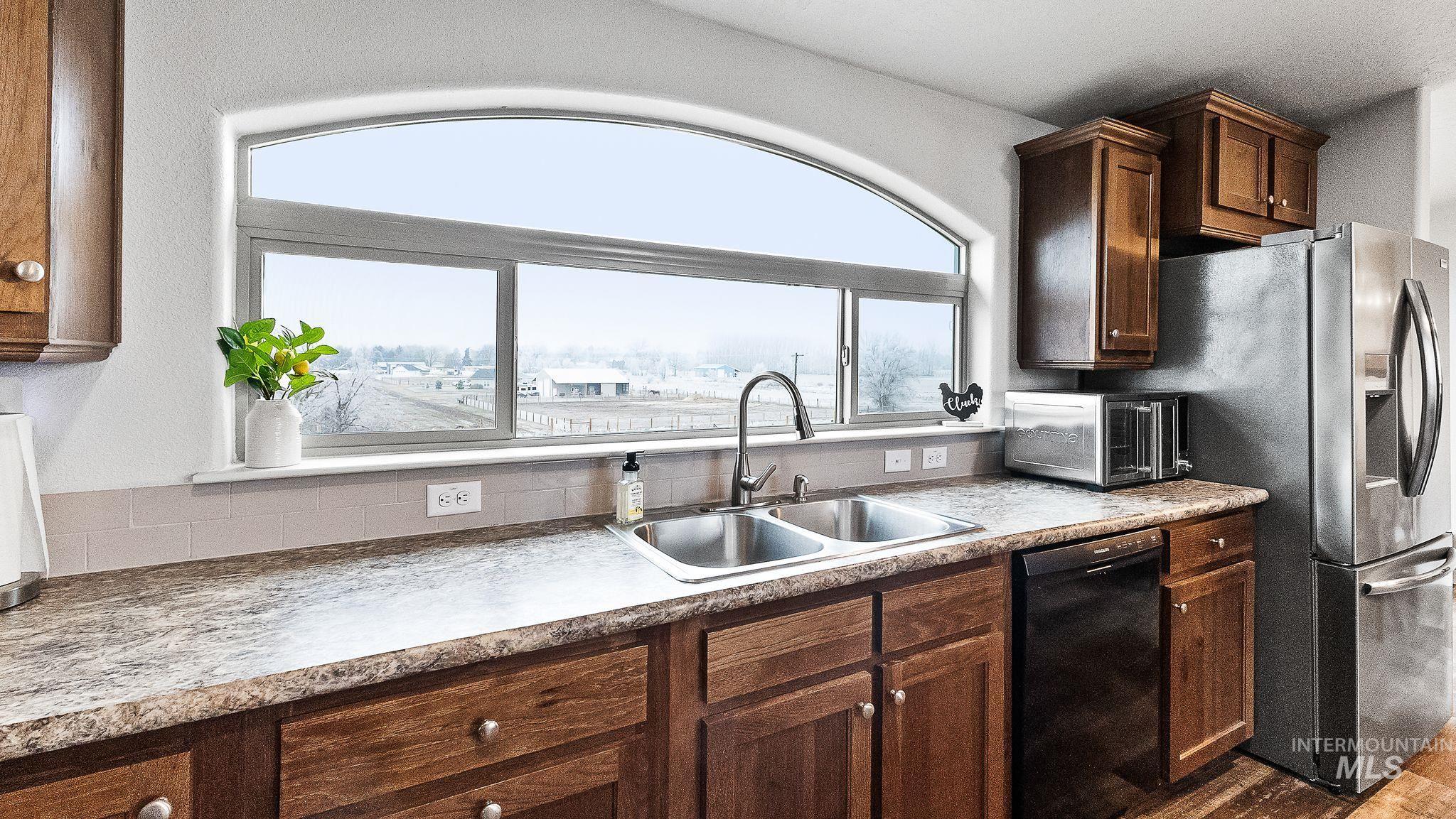 10630 Highway 95, Payette, Idaho 83661, 3 Bedrooms, 2 Bathrooms, Residential For Sale, Price $544,000,MLS 98972050