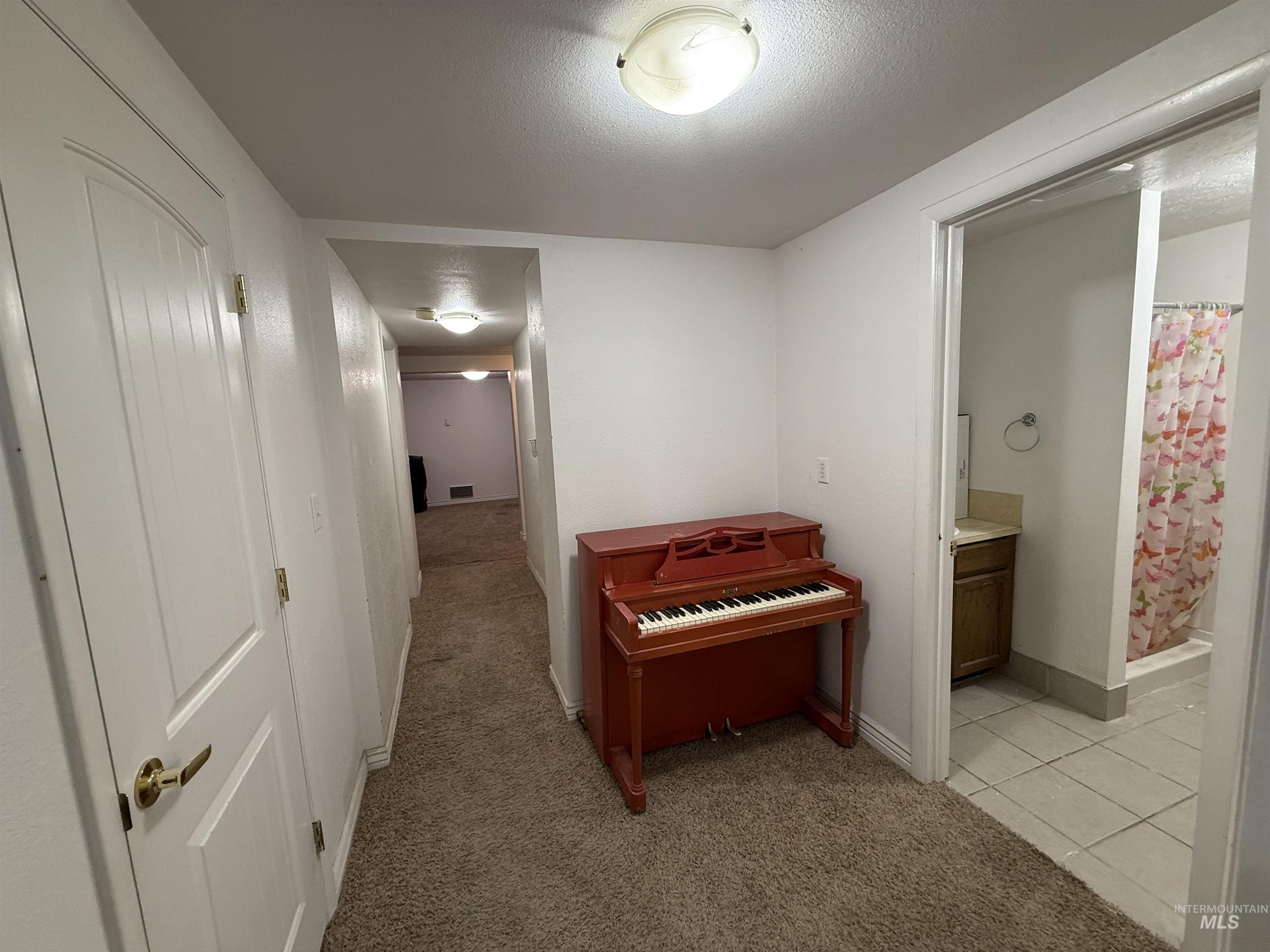 4926 Easy Street, Chubbuck, Idaho 83202, 8 Bedrooms, 3.5 Bathrooms, Residential For Sale, Price $439,900,MLS 98972055