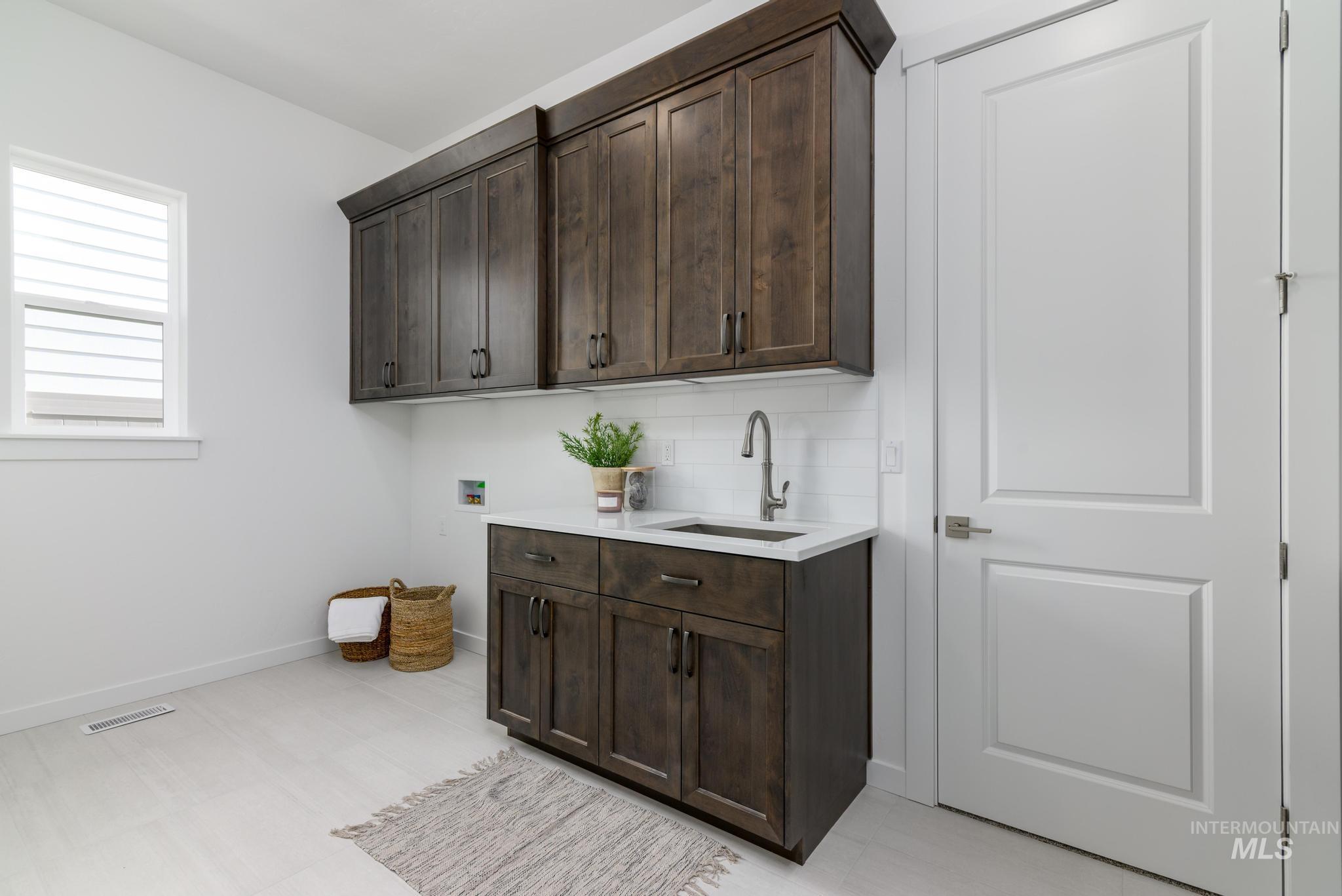 2727 N Oakman Ave, Star, Idaho 83669, 2 Bedrooms, 2.5 Bathrooms, Residential For Sale, Price $624,000,MLS 98972061