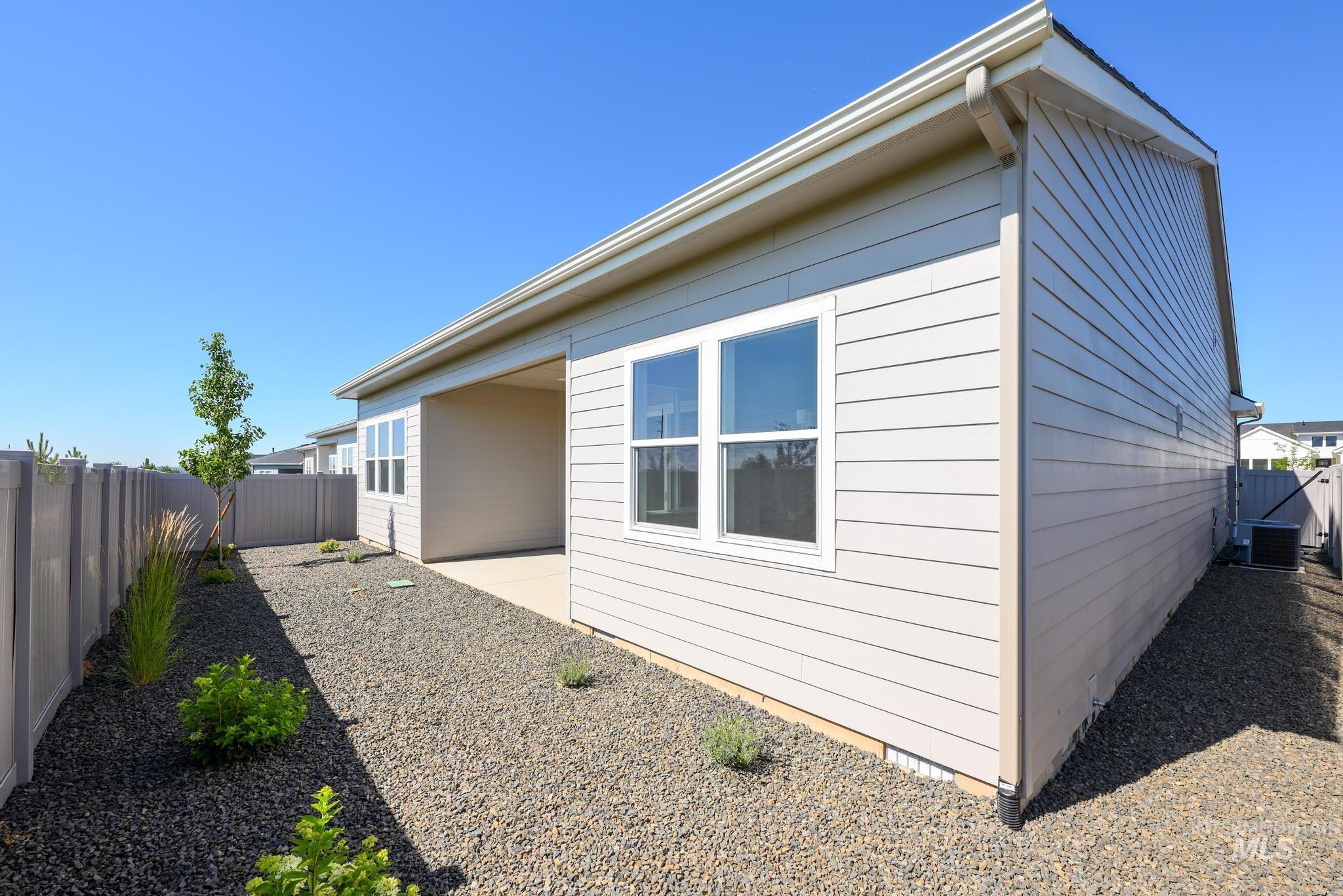 8581 W Stock Bridge St, Star, Idaho 83669, 2 Bedrooms, 2.5 Bathrooms, Residential For Sale, Price $624,000,MLS 98972062