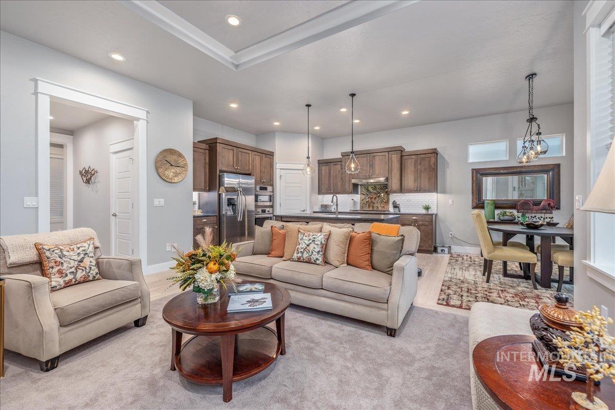 6184 N Borgnine Ln, Meridian, Idaho 83646, 3 Bedrooms, 2 Bathrooms, Residential For Sale, Price $535,000,MLS 98972063