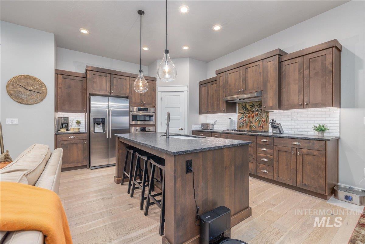 6184 N Borgnine Ln, Meridian, Idaho 83646, 3 Bedrooms, 2 Bathrooms, Residential For Sale, Price $535,000,MLS 98972063