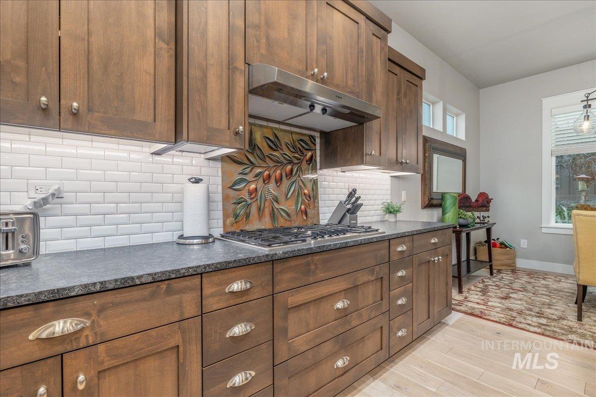 6184 N Borgnine Ln, Meridian, Idaho 83646, 3 Bedrooms, 2 Bathrooms, Residential For Sale, Price $535,000,MLS 98972063