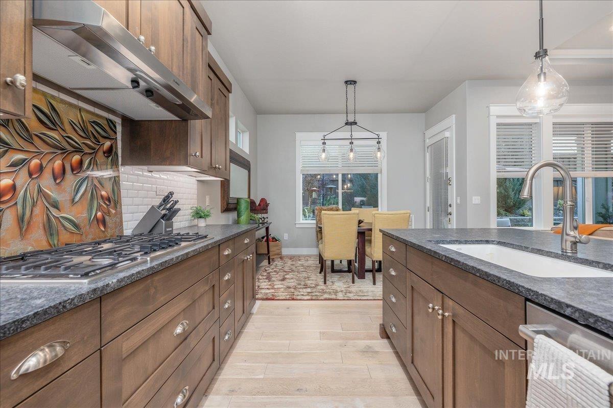 6184 N Borgnine Ln, Meridian, Idaho 83646, 3 Bedrooms, 2 Bathrooms, Residential For Sale, Price $535,000,MLS 98972063