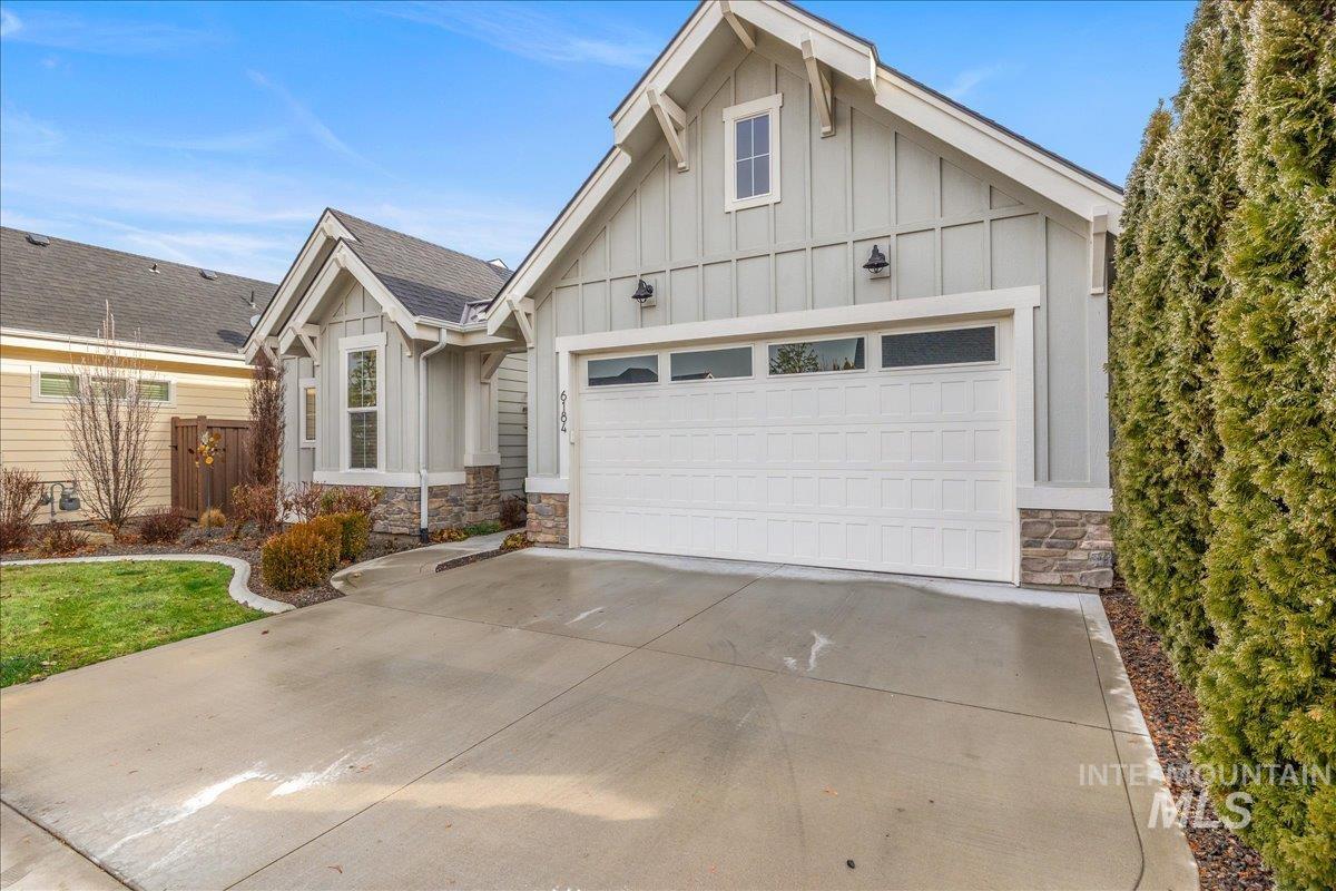 6184 N Borgnine Ln, Meridian, Idaho 83646, 3 Bedrooms, 2 Bathrooms, Residential For Sale, Price $535,000,MLS 98972063