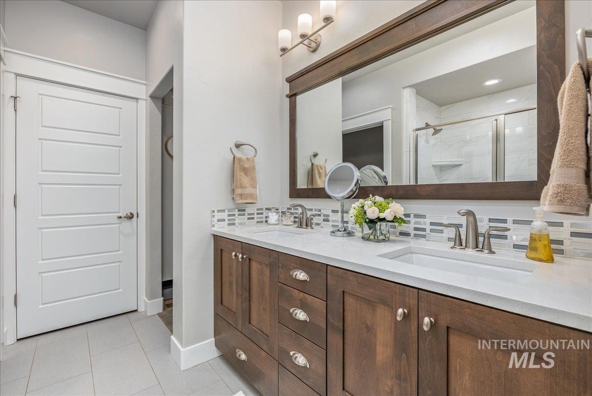 6184 N Borgnine Ln, Meridian, Idaho 83646, 3 Bedrooms, 2 Bathrooms, Residential For Sale, Price $535,000,MLS 98972063