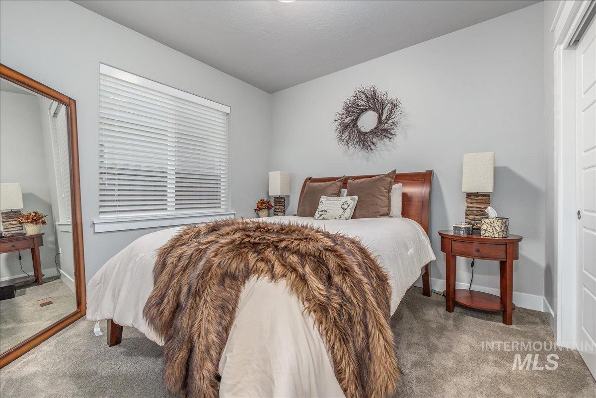 6184 N Borgnine Ln, Meridian, Idaho 83646, 3 Bedrooms, 2 Bathrooms, Residential For Sale, Price $535,000,MLS 98972063