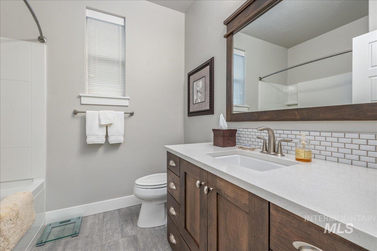 6184 N Borgnine Ln, Meridian, Idaho 83646, 3 Bedrooms, 2 Bathrooms, Residential For Sale, Price $535,000,MLS 98972063