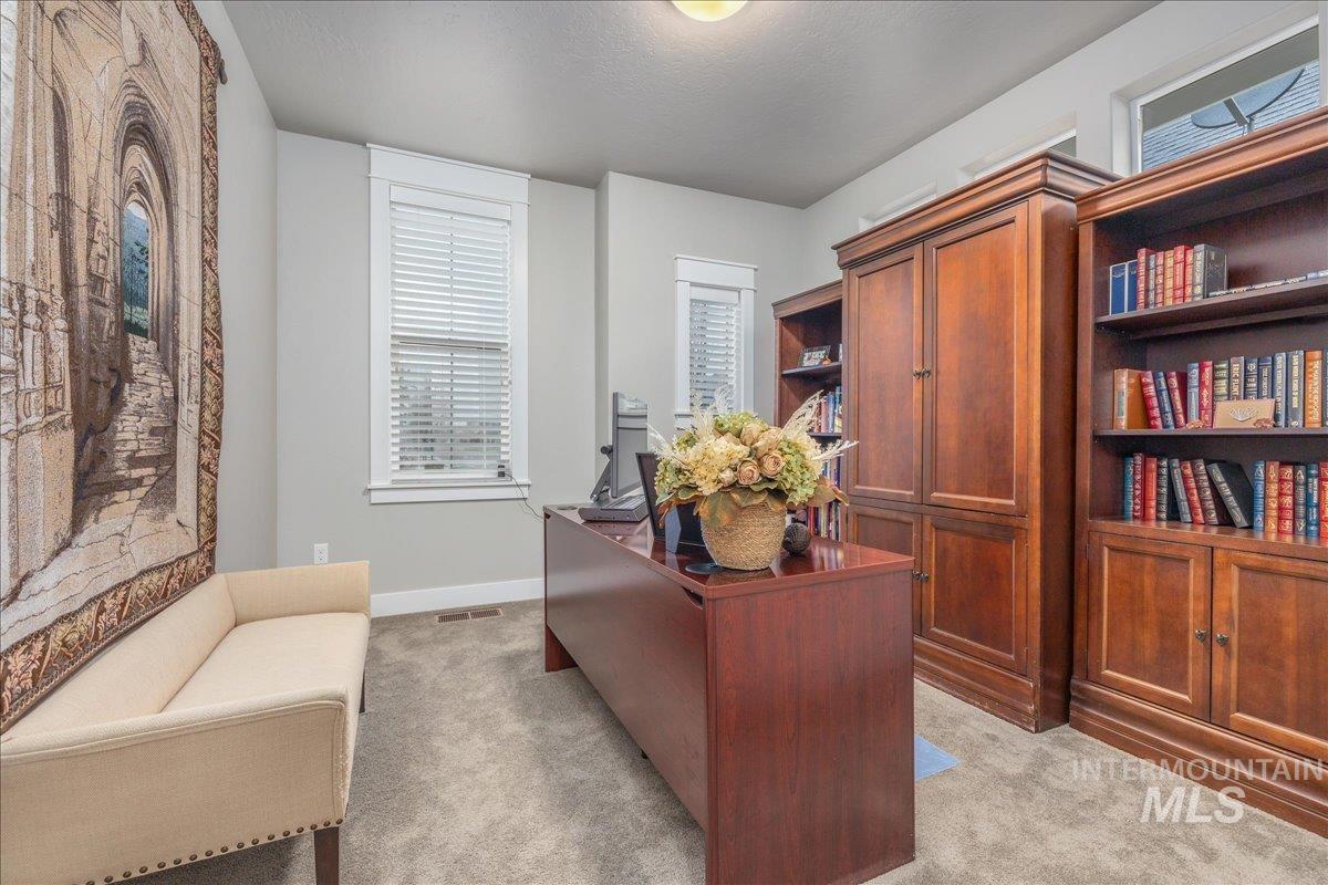 6184 N Borgnine Ln, Meridian, Idaho 83646, 3 Bedrooms, 2 Bathrooms, Residential For Sale, Price $535,000,MLS 98972063