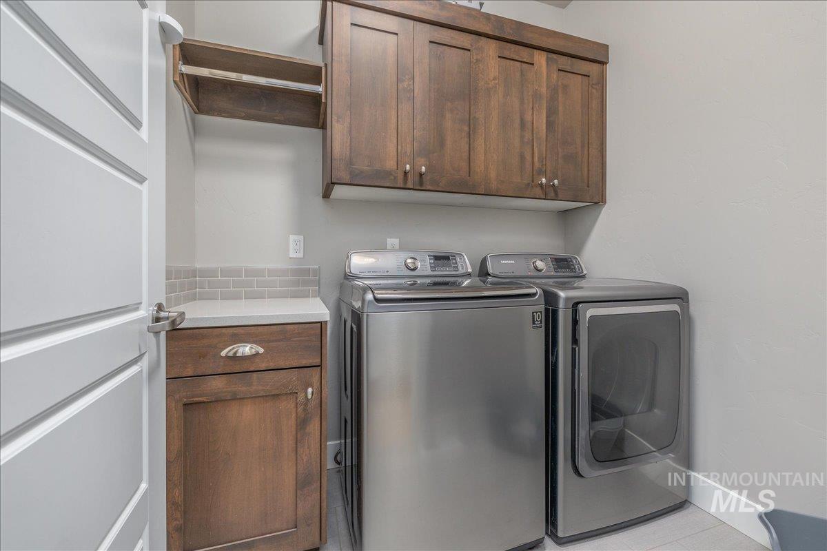 6184 N Borgnine Ln, Meridian, Idaho 83646, 3 Bedrooms, 2 Bathrooms, Residential For Sale, Price $535,000,MLS 98972063