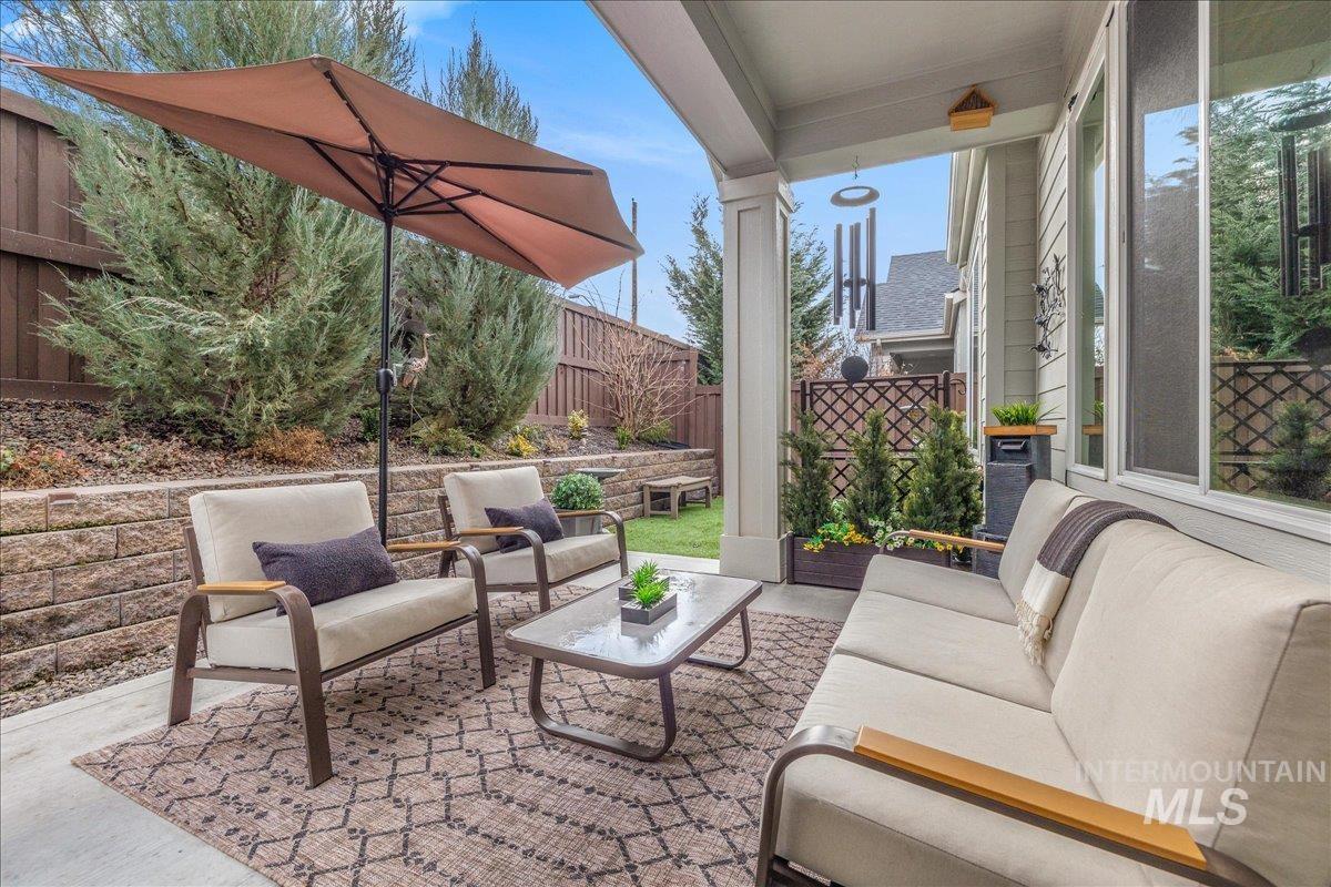 6184 N Borgnine Ln, Meridian, Idaho 83646, 3 Bedrooms, 2 Bathrooms, Residential For Sale, Price $535,000,MLS 98972063