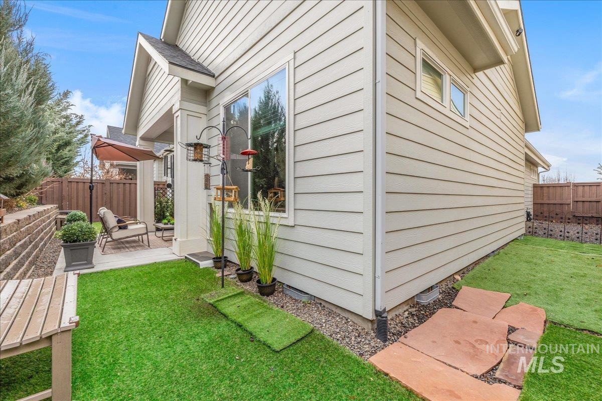 6184 N Borgnine Ln, Meridian, Idaho 83646, 3 Bedrooms, 2 Bathrooms, Residential For Sale, Price $535,000,MLS 98972063