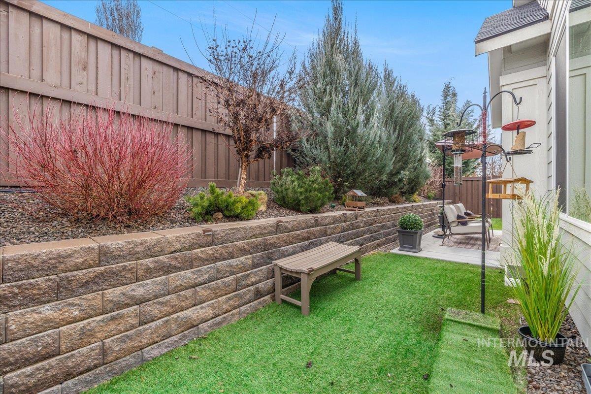 6184 N Borgnine Ln, Meridian, Idaho 83646, 3 Bedrooms, 2 Bathrooms, Residential For Sale, Price $535,000,MLS 98972063