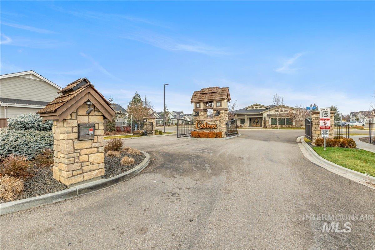 6184 N Borgnine Ln, Meridian, Idaho 83646, 3 Bedrooms, 2 Bathrooms, Residential For Sale, Price $535,000,MLS 98972063