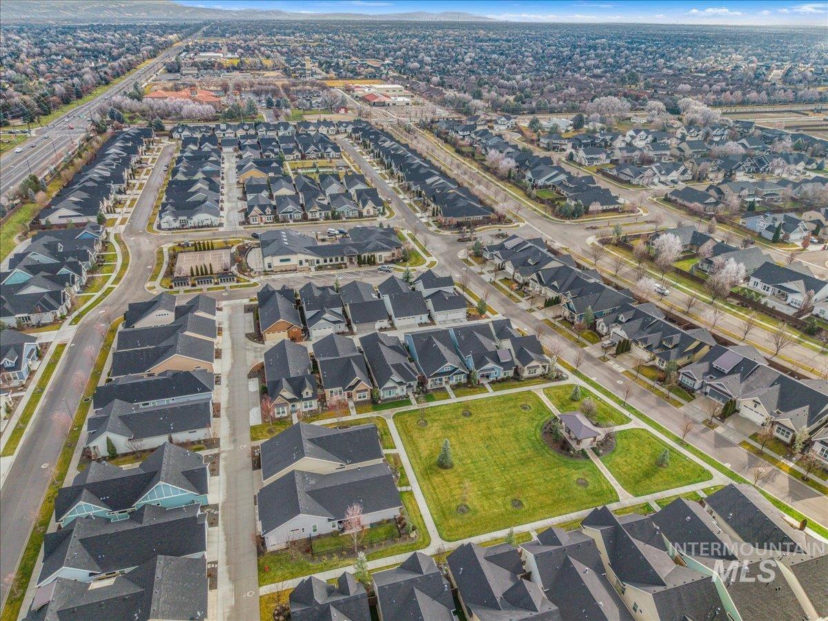 6184 N Borgnine Ln, Meridian, Idaho 83646, 3 Bedrooms, 2 Bathrooms, Residential For Sale, Price $535,000,MLS 98972063