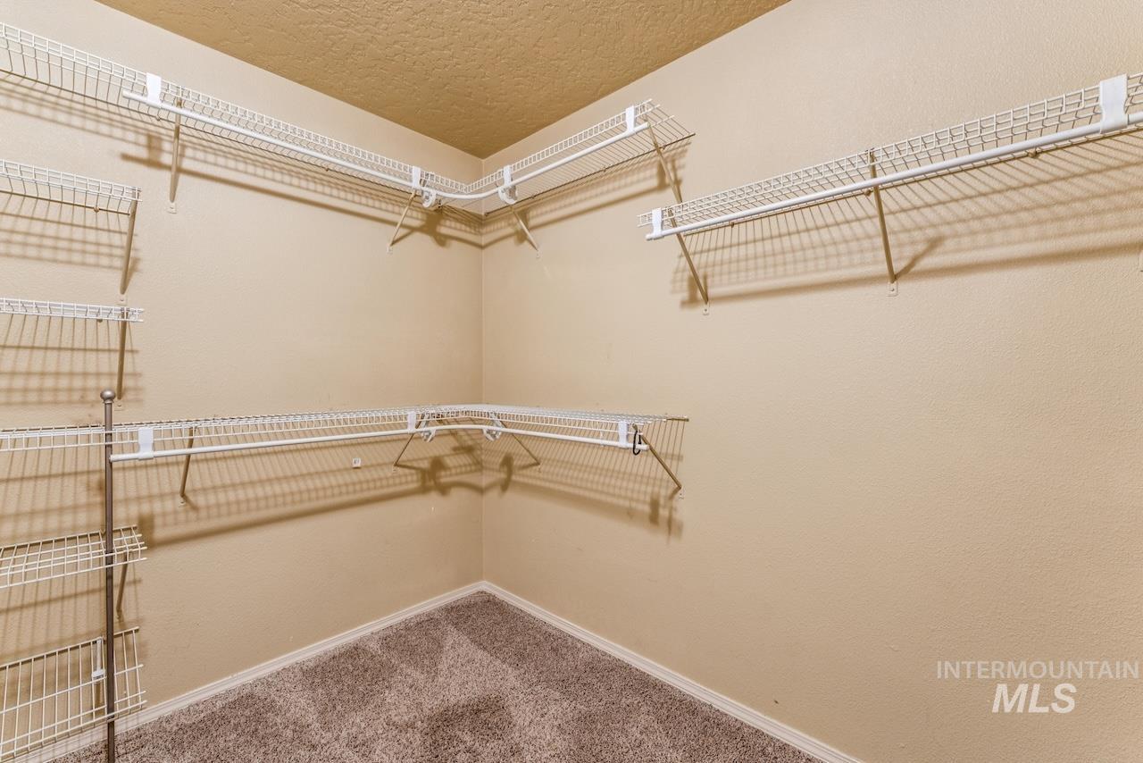 118 Parkland Way, Caldwell, Idaho 83605-0000, 5 Bedrooms, 2.5 Bathrooms, Residential For Sale, Price $399,000,MLS 98972064