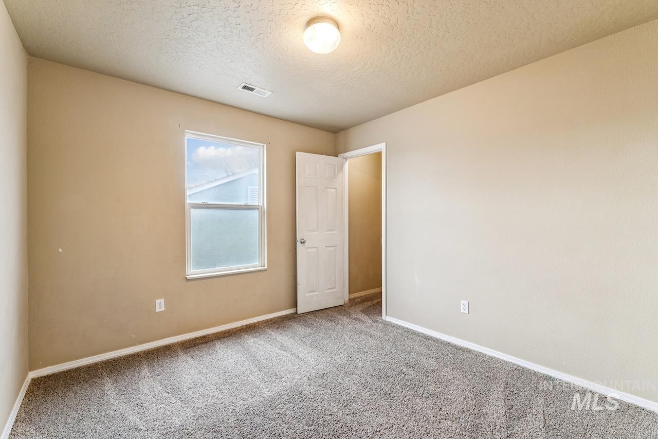 118 Parkland Way, Caldwell, Idaho 83605-0000, 5 Bedrooms, 2.5 Bathrooms, Residential For Sale, Price $399,000,MLS 98972064