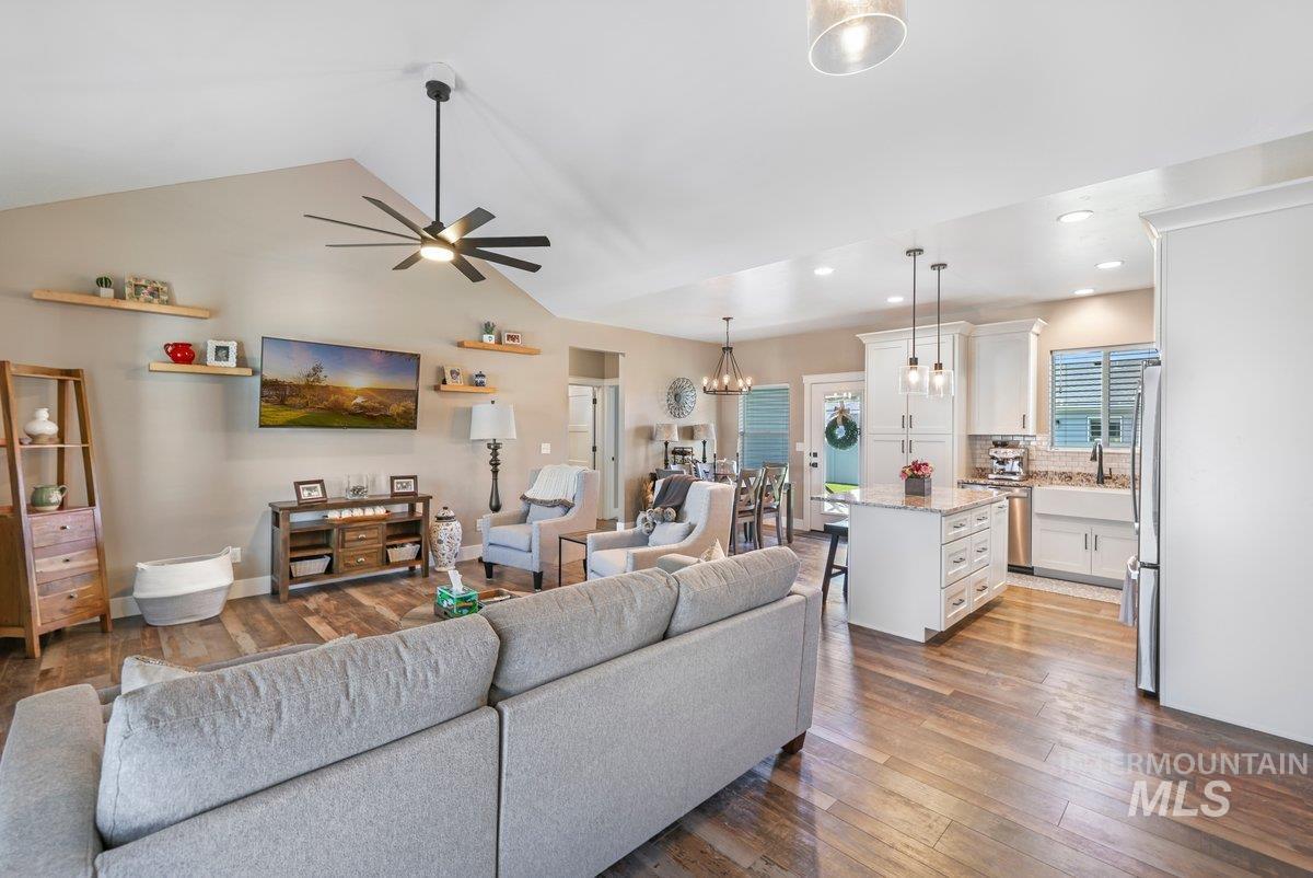 905 Black Mountain Road, Kimberly, Idaho 83341, 3 Bedrooms, 2 Bathrooms, Residential For Sale, Price $425,000,MLS 98972066