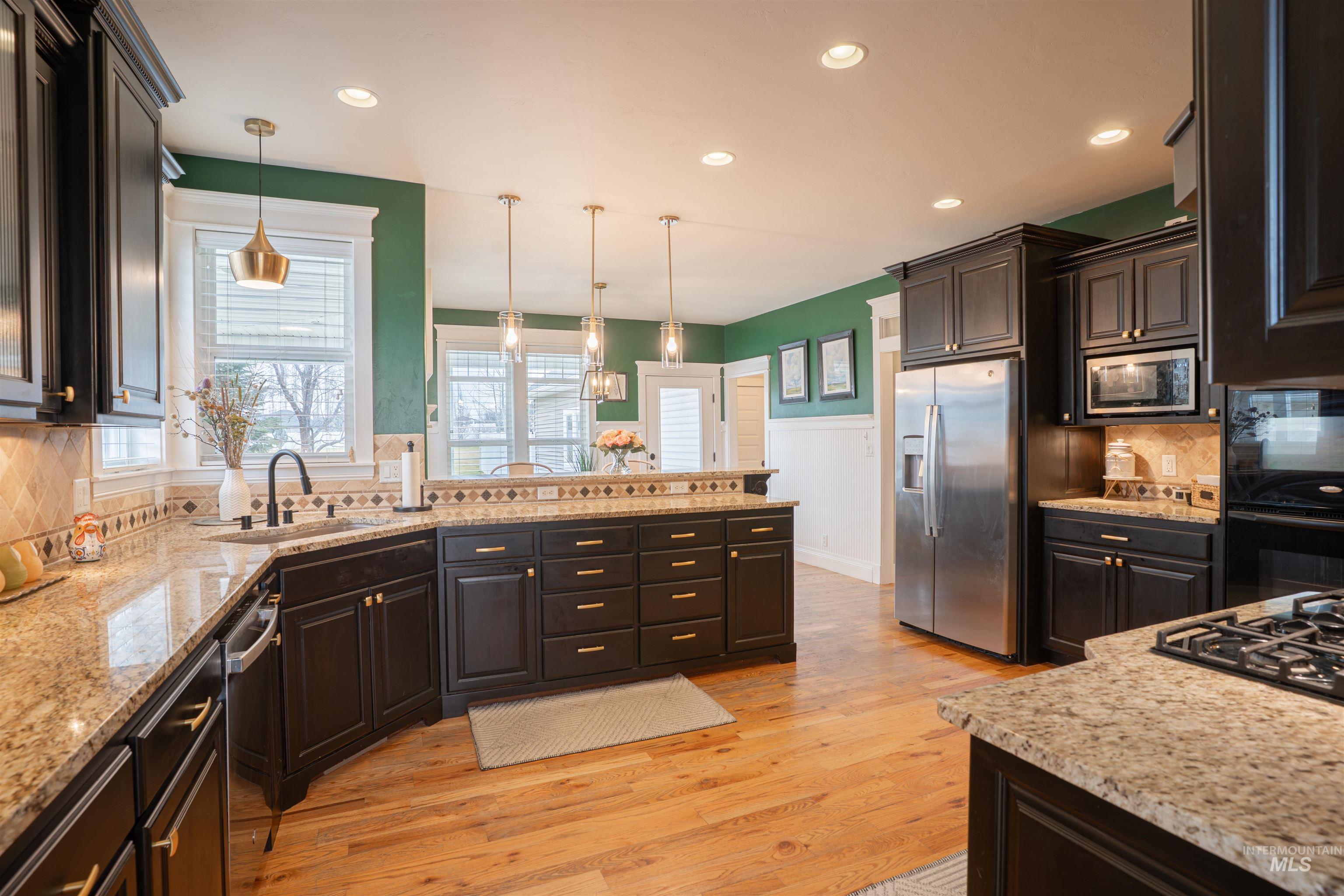 3615 E E 3908 N, Kimberly, Idaho 83341-5113, 3 Bedrooms, 2.5 Bathrooms, Residential For Sale, Price $715,000,MLS 98972067