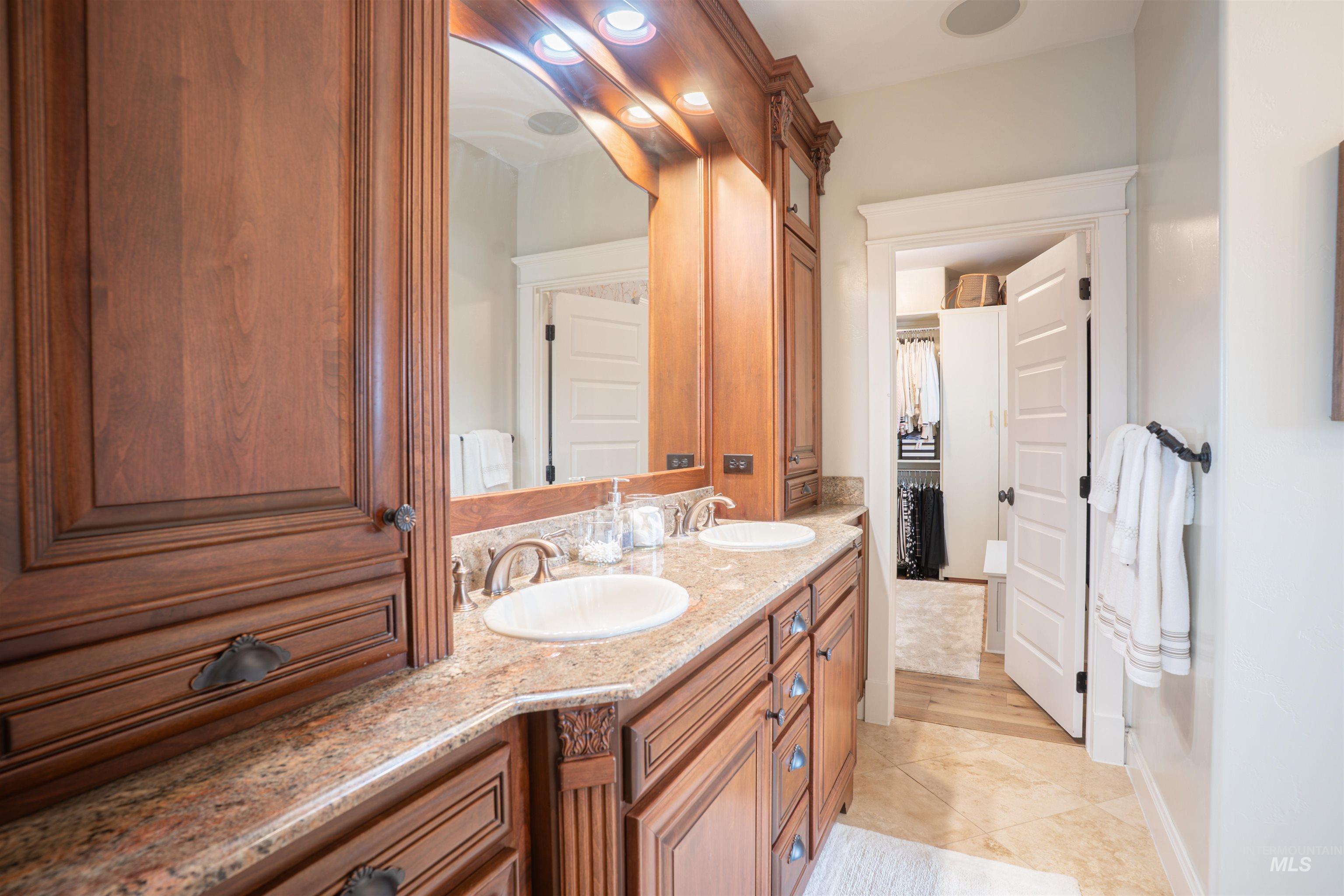 3615 E E 3908 N, Kimberly, Idaho 83341-5113, 3 Bedrooms, 2.5 Bathrooms, Residential For Sale, Price $715,000,MLS 98972067