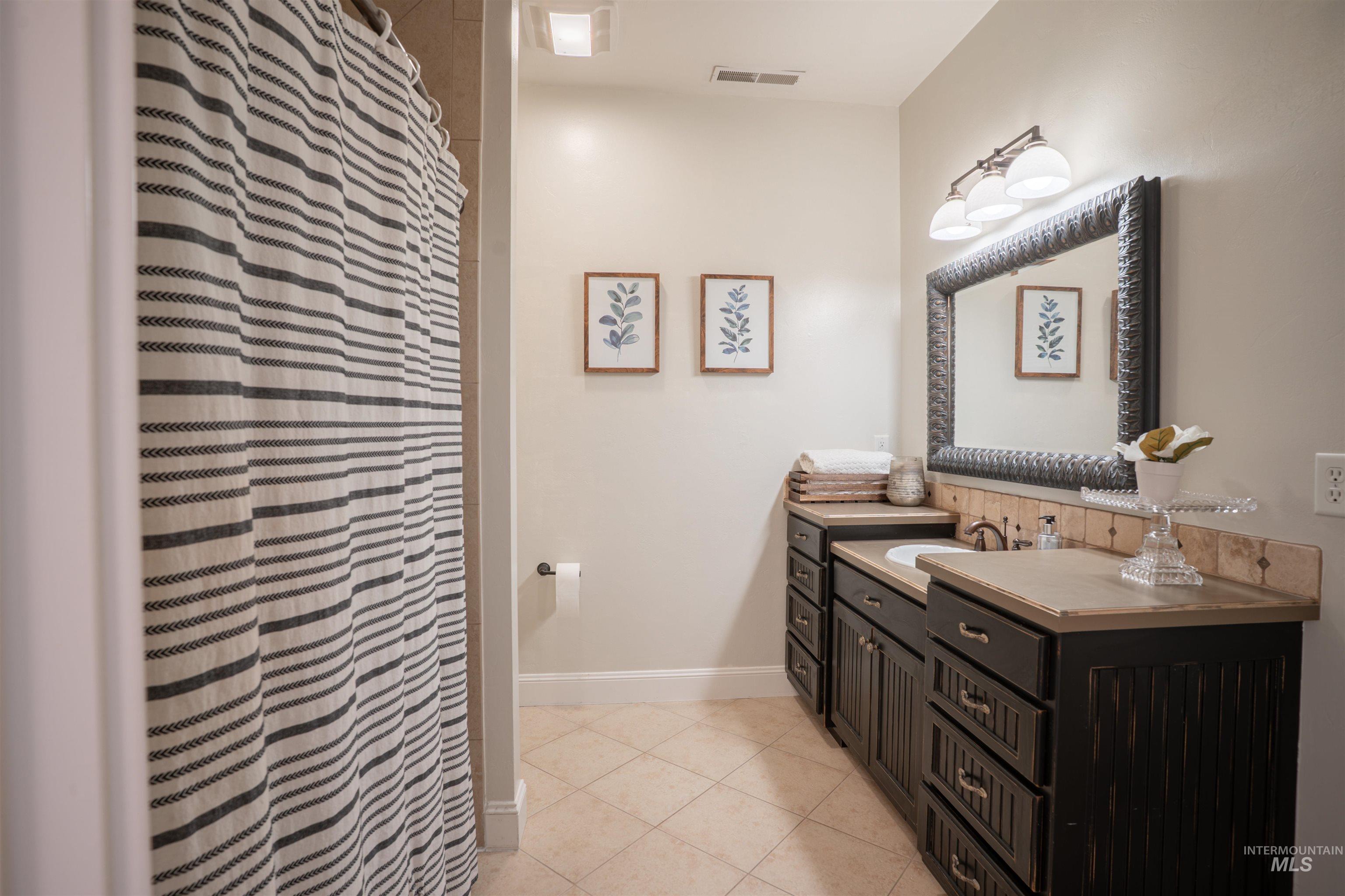 3615 E E 3908 N, Kimberly, Idaho 83341-5113, 3 Bedrooms, 2.5 Bathrooms, Residential For Sale, Price $715,000,MLS 98972067