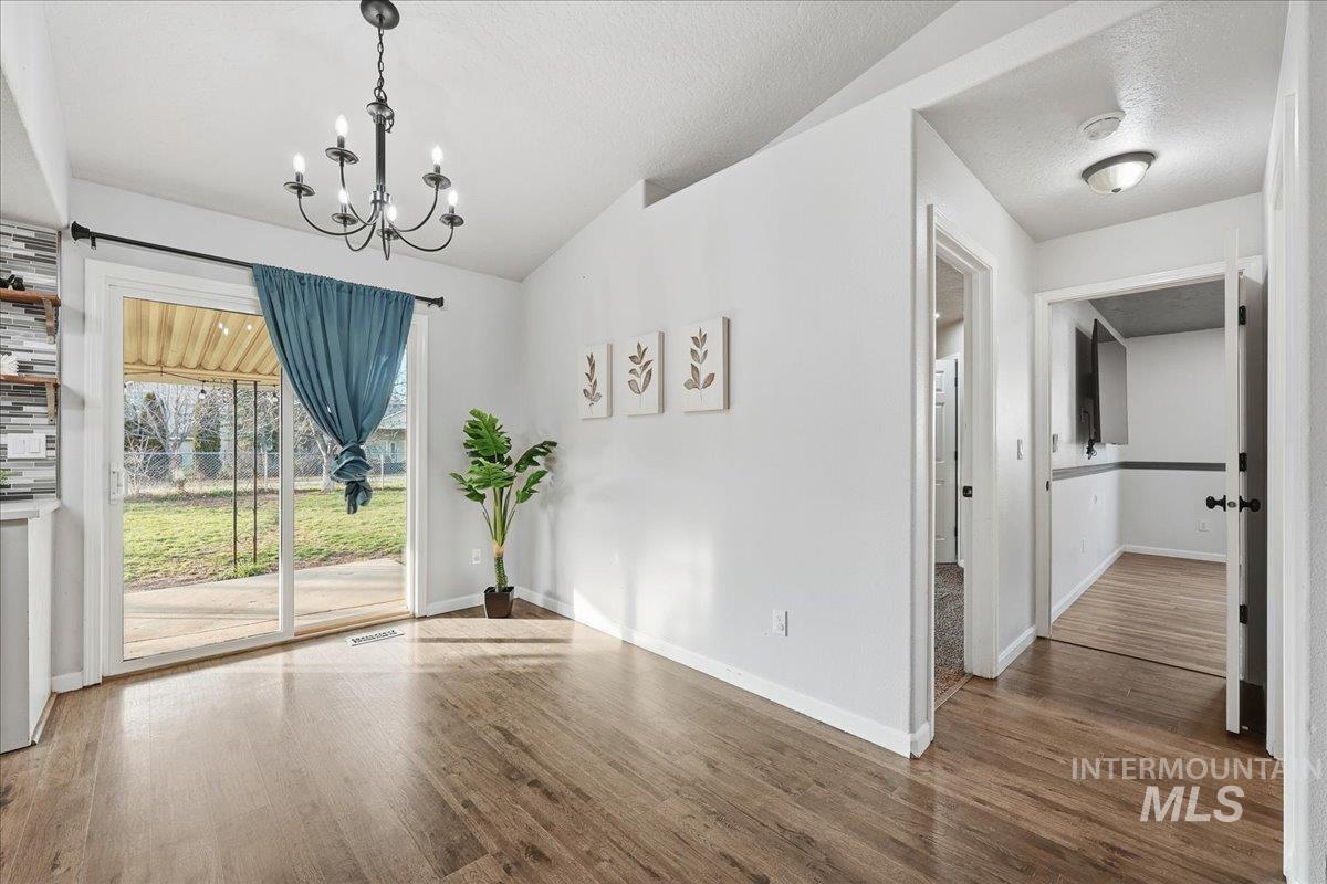 1227 S Cassia Pl., Nampa, Idaho 83686, 3 Bedrooms, 2 Bathrooms, Residential For Sale, Price $370,000,MLS 98972068