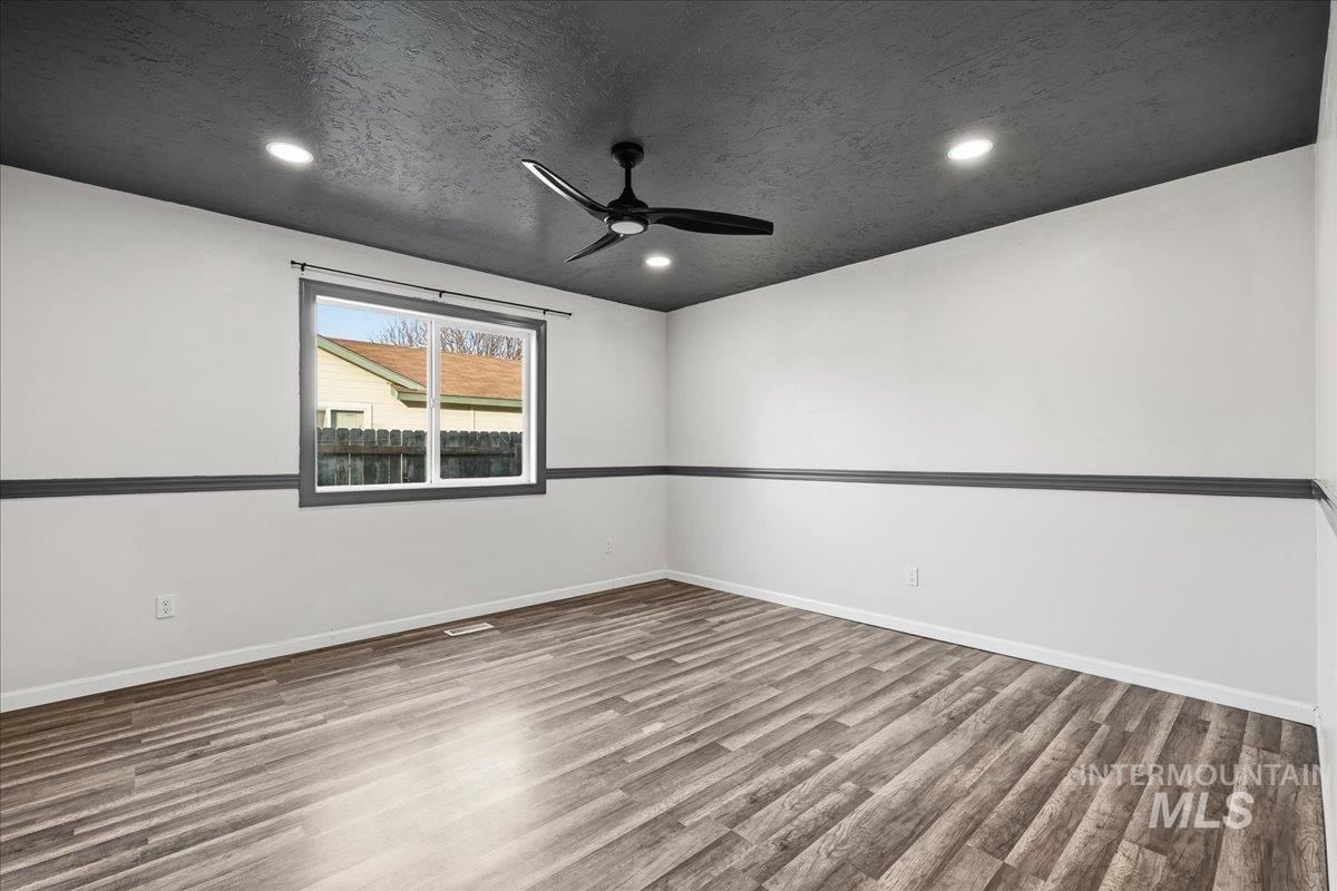 1227 S Cassia Pl., Nampa, Idaho 83686, 3 Bedrooms, 2 Bathrooms, Residential For Sale, Price $370,000,MLS 98972068