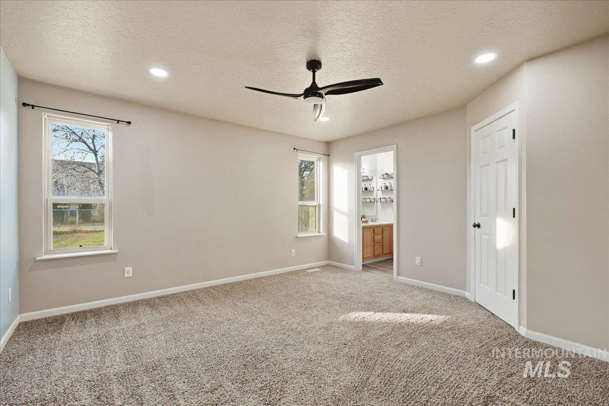 1227 S Cassia Pl., Nampa, Idaho 83686, 3 Bedrooms, 2 Bathrooms, Residential For Sale, Price $370,000,MLS 98972068