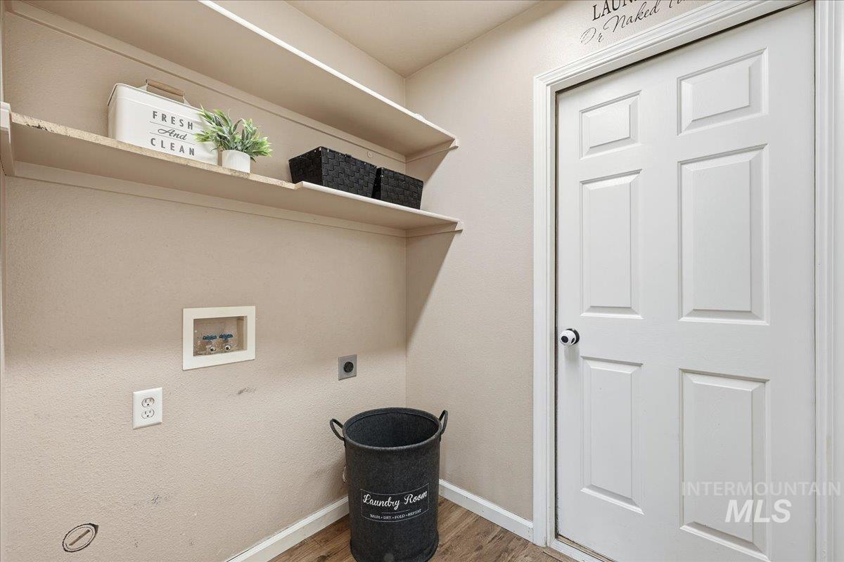 1227 S Cassia Pl., Nampa, Idaho 83686, 3 Bedrooms, 2 Bathrooms, Residential For Sale, Price $370,000,MLS 98972068