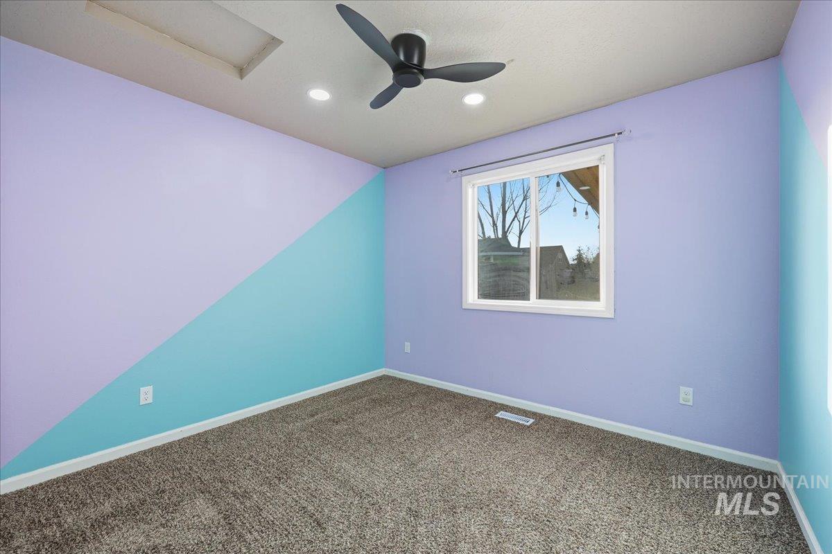 1227 S Cassia Pl., Nampa, Idaho 83686, 3 Bedrooms, 2 Bathrooms, Residential For Sale, Price $370,000,MLS 98972068