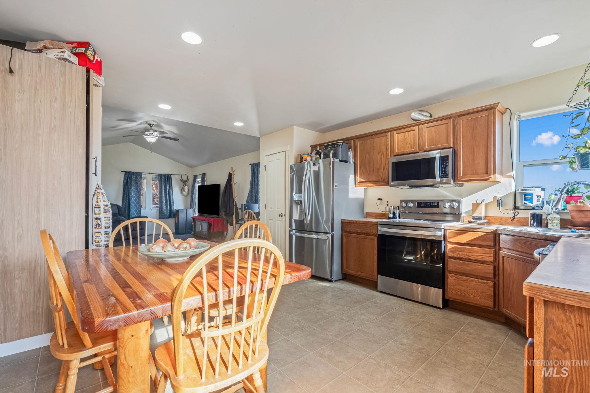 226 E Garnet Ave, Fairfield, Idaho 83327, 3 Bedrooms, 2 Bathrooms, Residential For Sale, Price $305,000,MLS 98972069