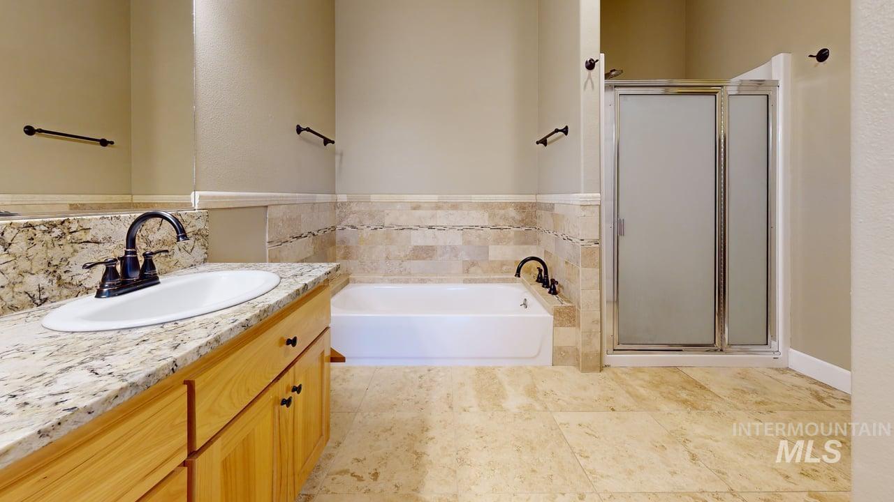 3473 Elks Drive, Lewiston, Idaho 83501, 6 Bedrooms, 3.5 Bathrooms, Residential For Sale, Price $635,000,MLS 98972070