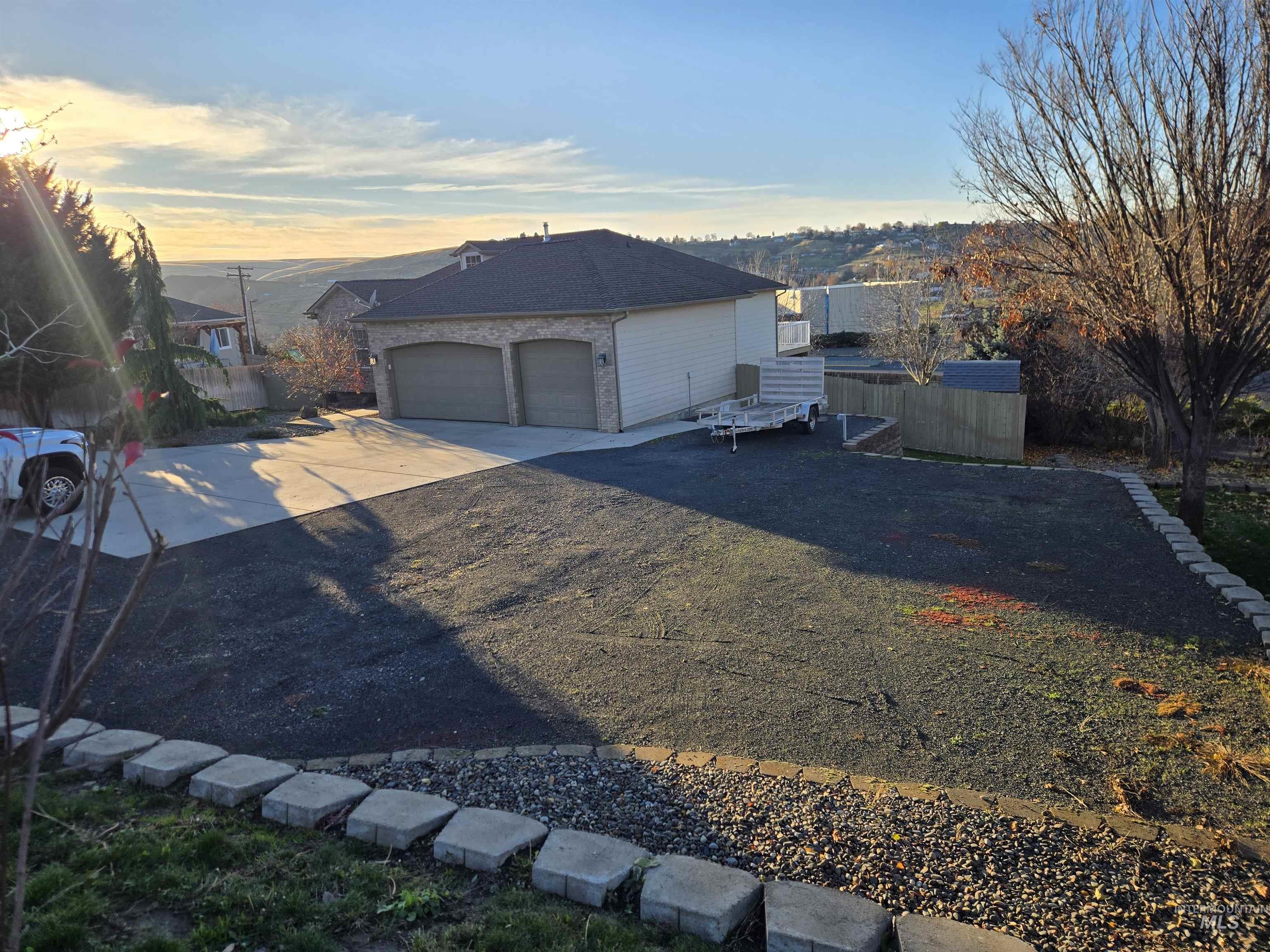 3473 Elks Drive, Lewiston, Idaho 83501, 5 Bedrooms, 2.5 Bathrooms, Residential For Sale, Price $635,000,MLS 98972070