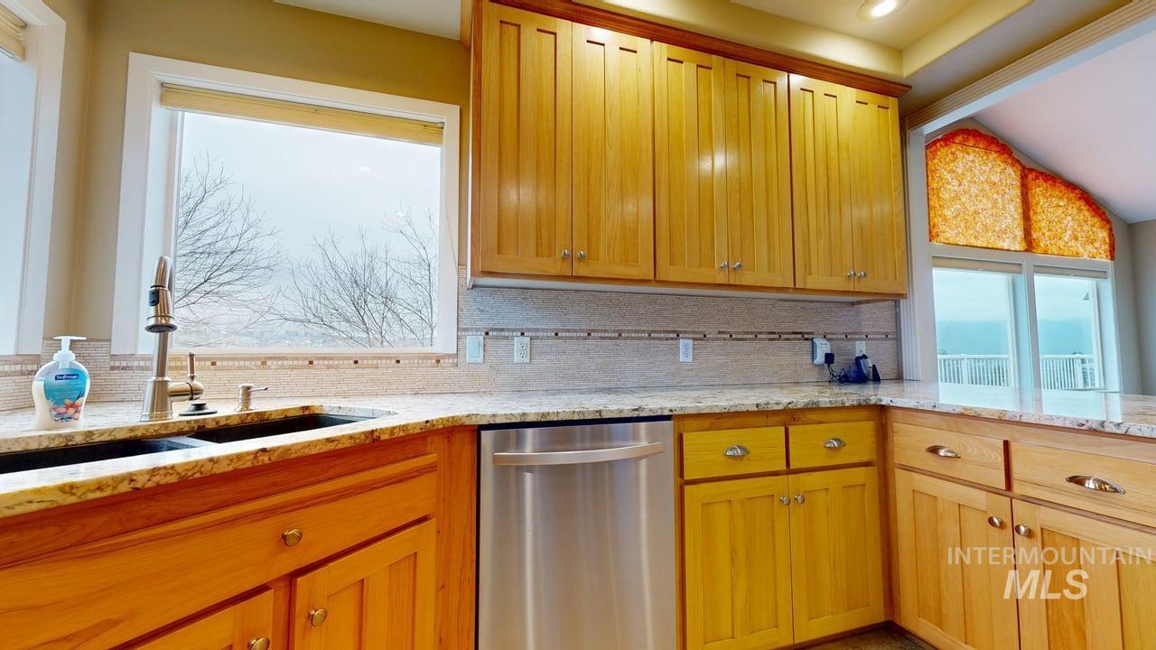 3473 Elks Drive, Lewiston, Idaho 83501, 5 Bedrooms, 2.5 Bathrooms, Residential For Sale, Price $635,000,MLS 98972070