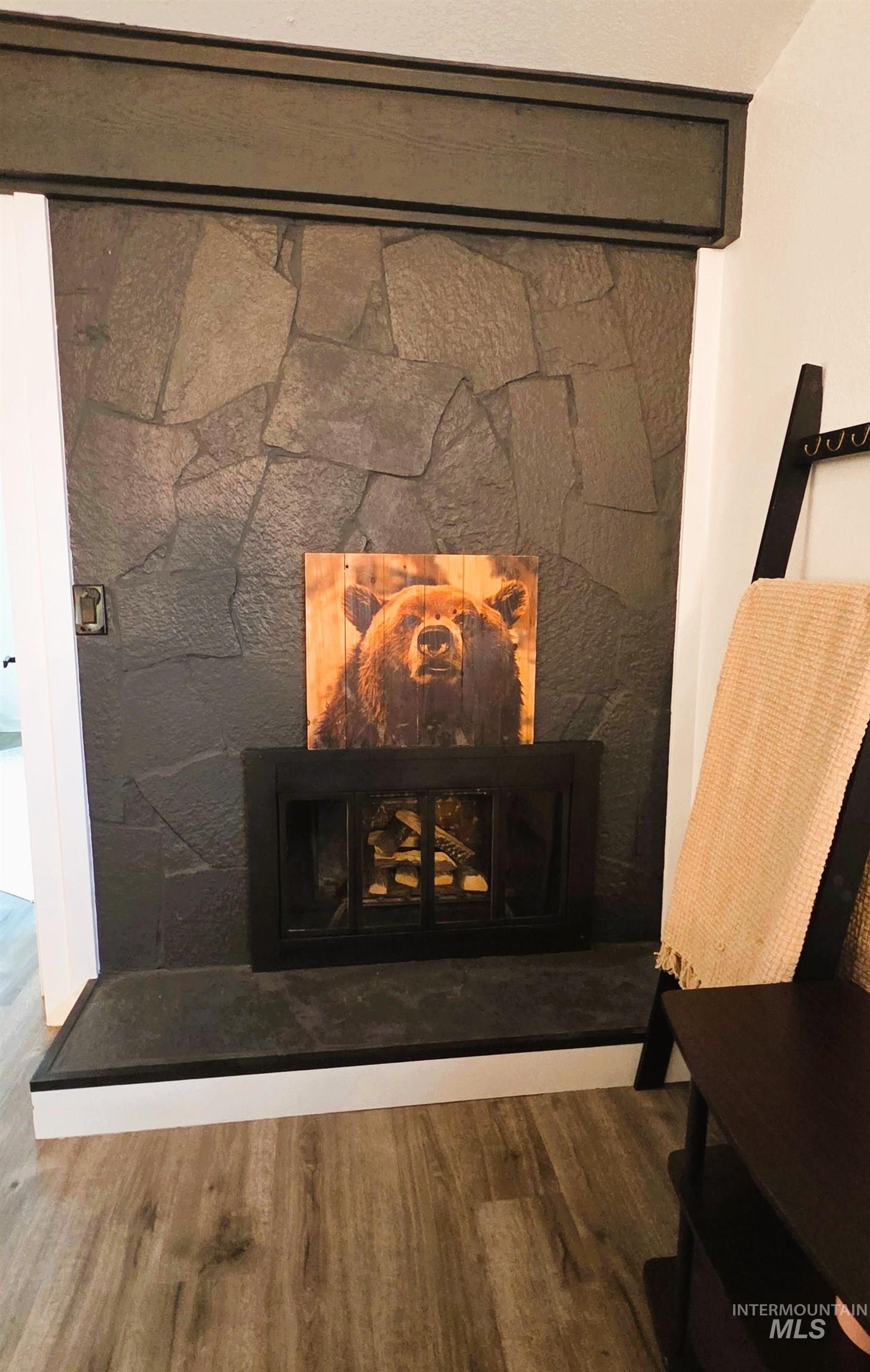 1033 Camelot, Boise, Idaho 83704, 3 Bedrooms, 2.5 Bathrooms, Residential For Sale, Price $439,000,MLS 98972074