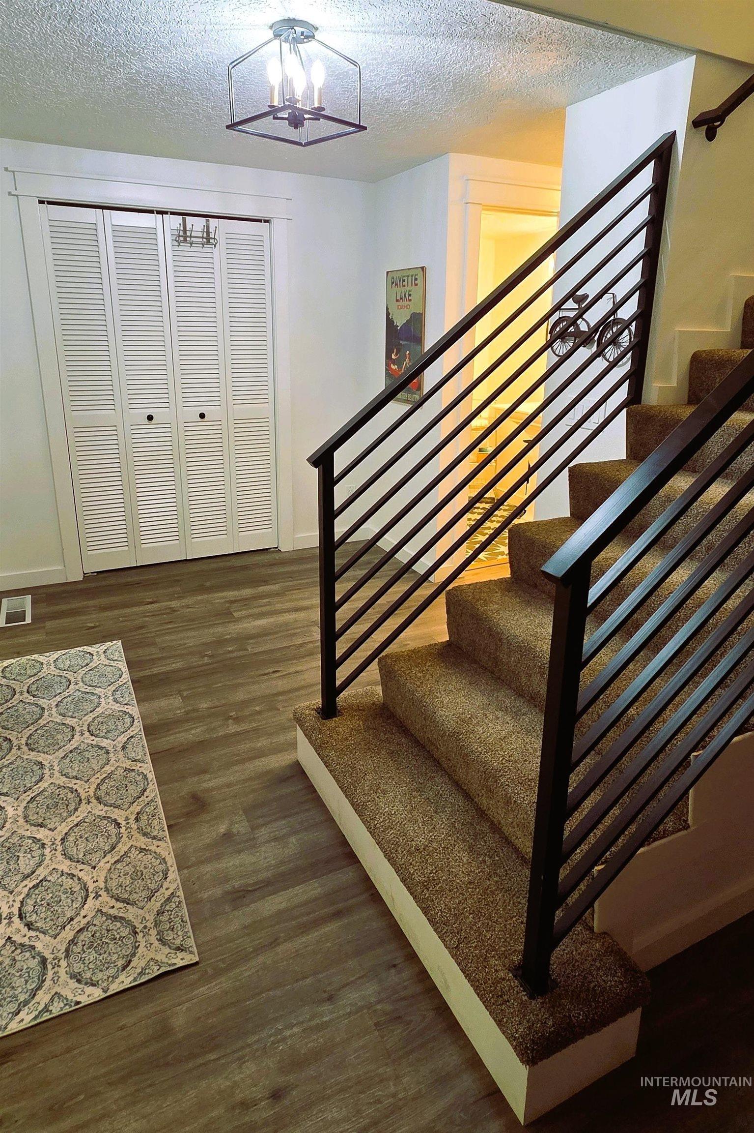 1033 Camelot, Boise, Idaho 83704, 3 Bedrooms, 2.5 Bathrooms, Residential For Sale, Price $439,000,MLS 98972074