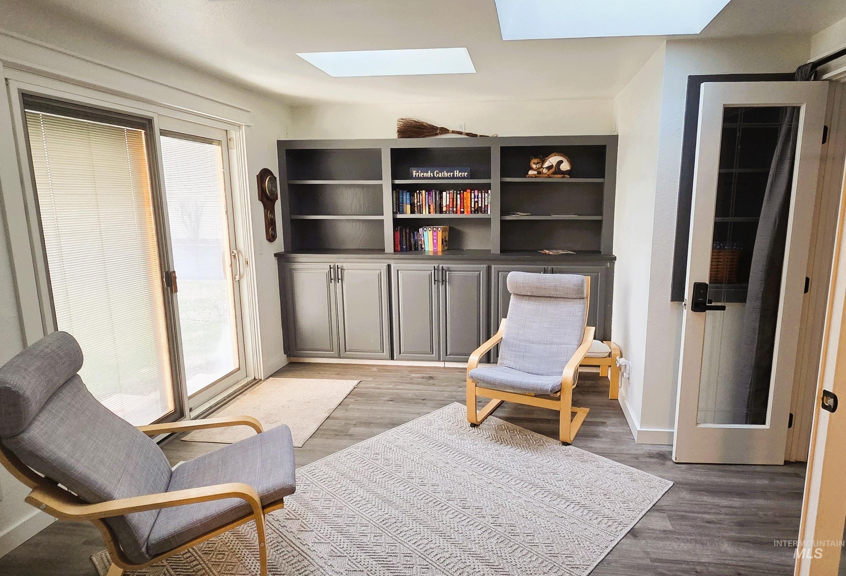 1033 Camelot, Boise, Idaho 83704, 3 Bedrooms, 2.5 Bathrooms, Residential For Sale, Price $439,000,MLS 98972074