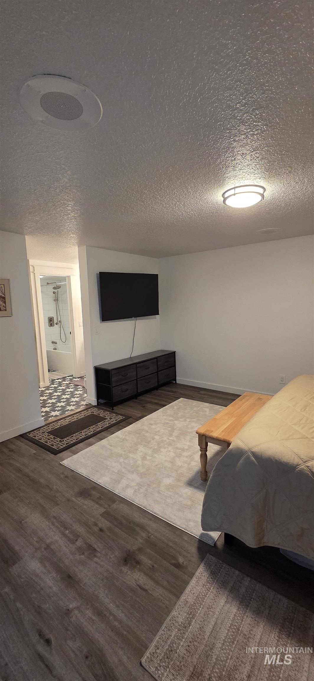 1033 Camelot, Boise, Idaho 83704, 3 Bedrooms, 2.5 Bathrooms, Residential For Sale, Price $439,000,MLS 98972074