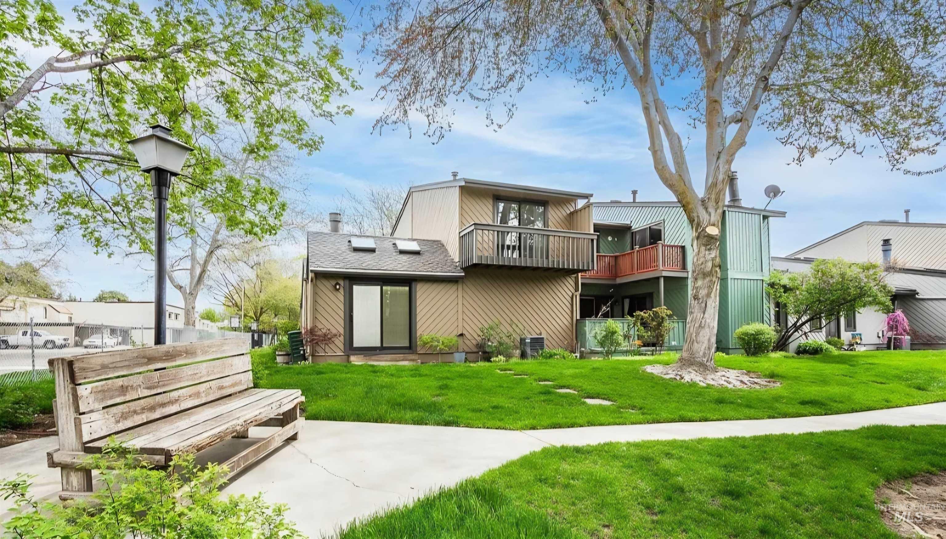 1033 Camelot, Boise, Idaho 83704, 3 Bedrooms, 2.5 Bathrooms, Residential For Sale, Price $439,000,MLS 98972074