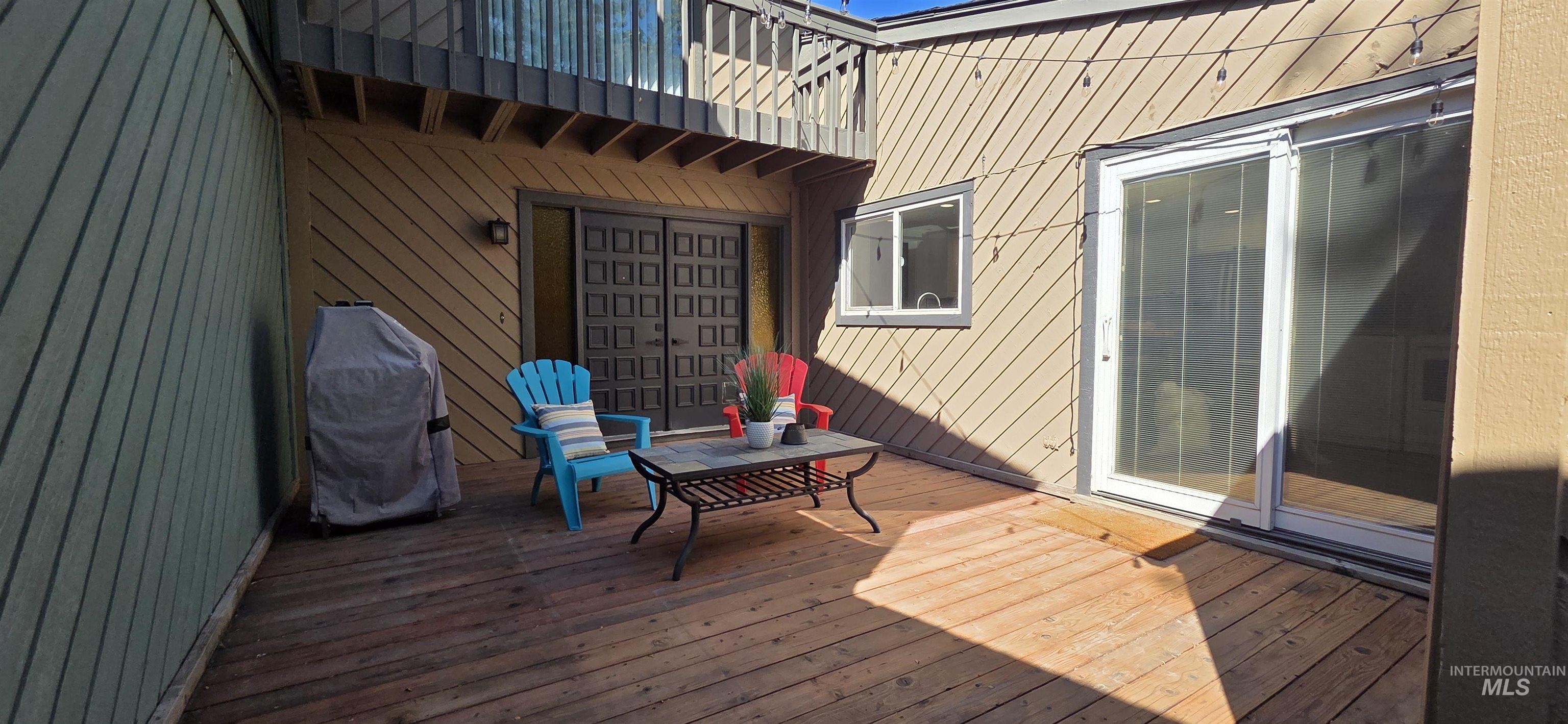 1033 Camelot, Boise, Idaho 83704, 3 Bedrooms, 2.5 Bathrooms, Residential For Sale, Price $439,000,MLS 98972074