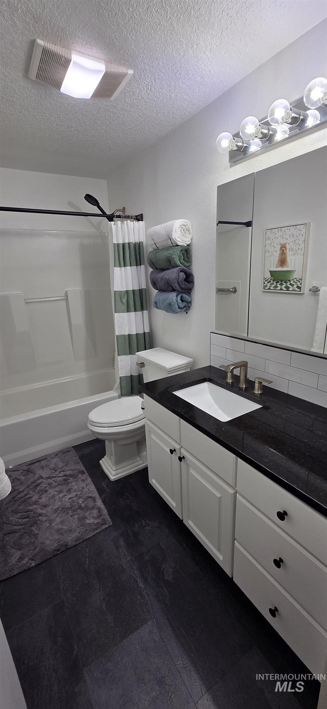 1033 Camelot, Boise, Idaho 83704, 3 Bedrooms, 2.5 Bathrooms, Residential For Sale, Price $439,000,MLS 98972074