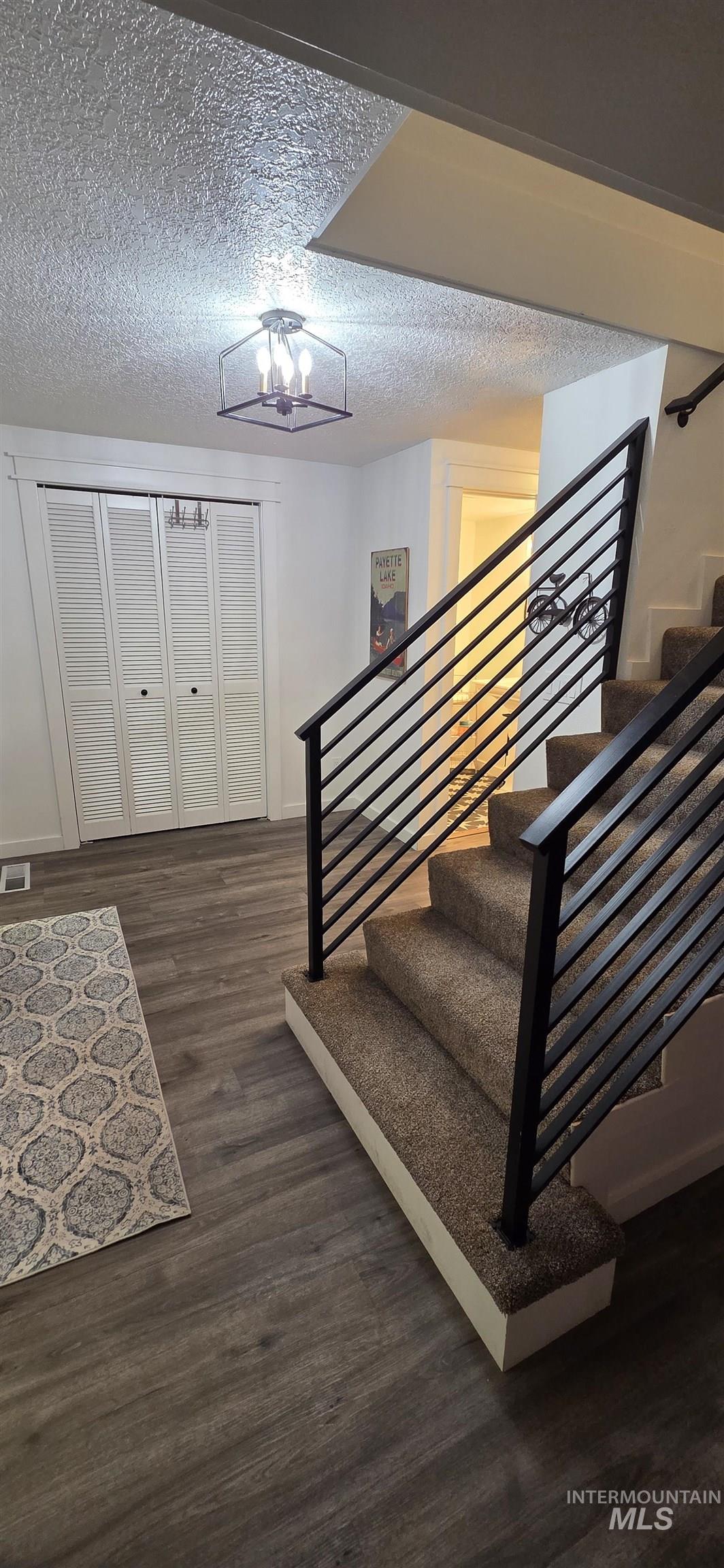 1033 Camelot, Boise, Idaho 83704, 3 Bedrooms, 2.5 Bathrooms, Residential For Sale, Price $439,000,MLS 98972074